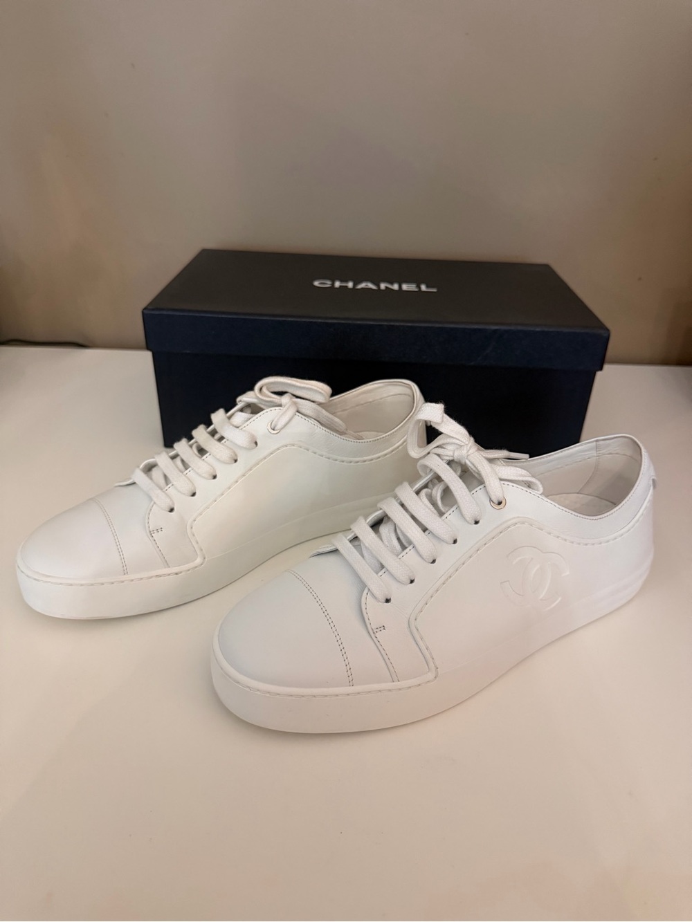 CHANEL White Leather Low-Top Men's Sneakers